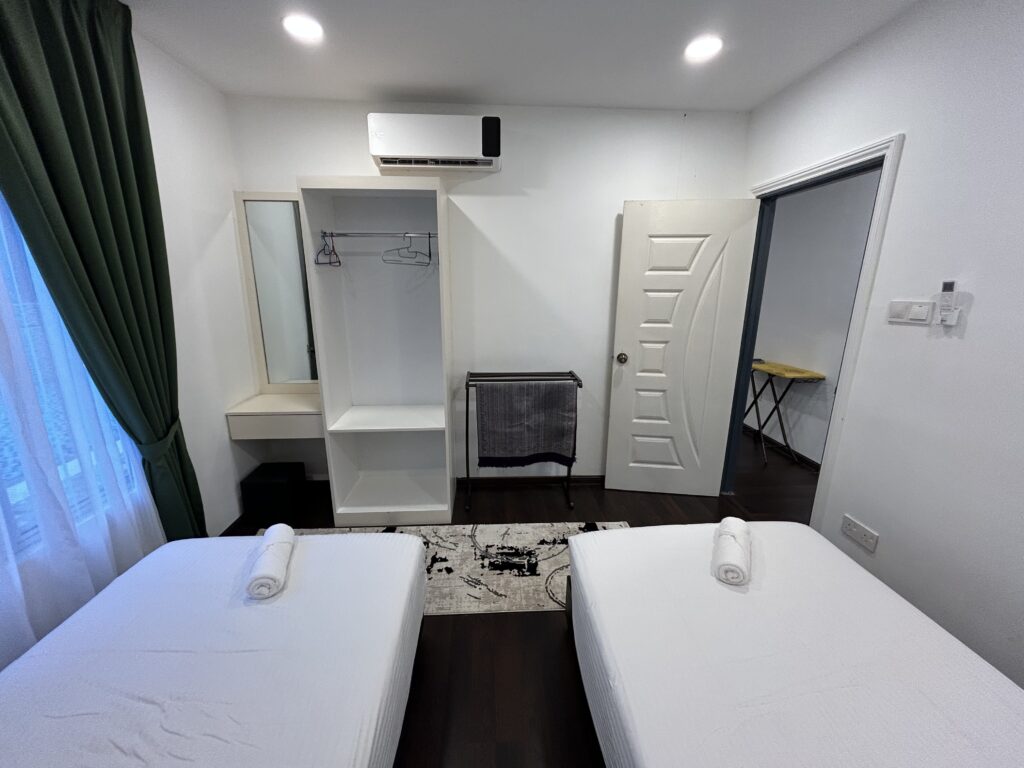 Das Pulau Cabin Album