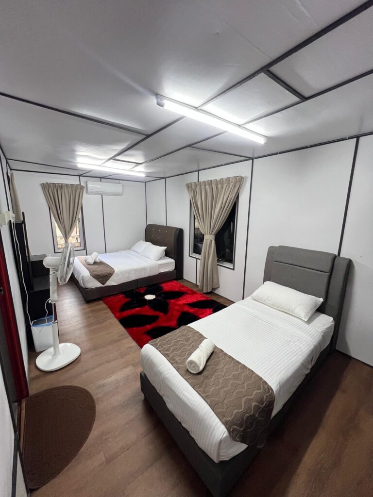 Das Pulau Cabin Album
